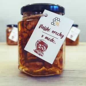Oriešky v mede