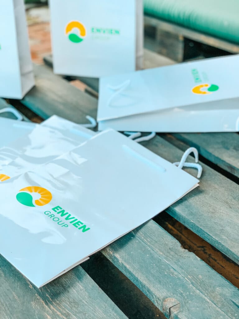 darčekové tašky s plnofarebným logom firmy
