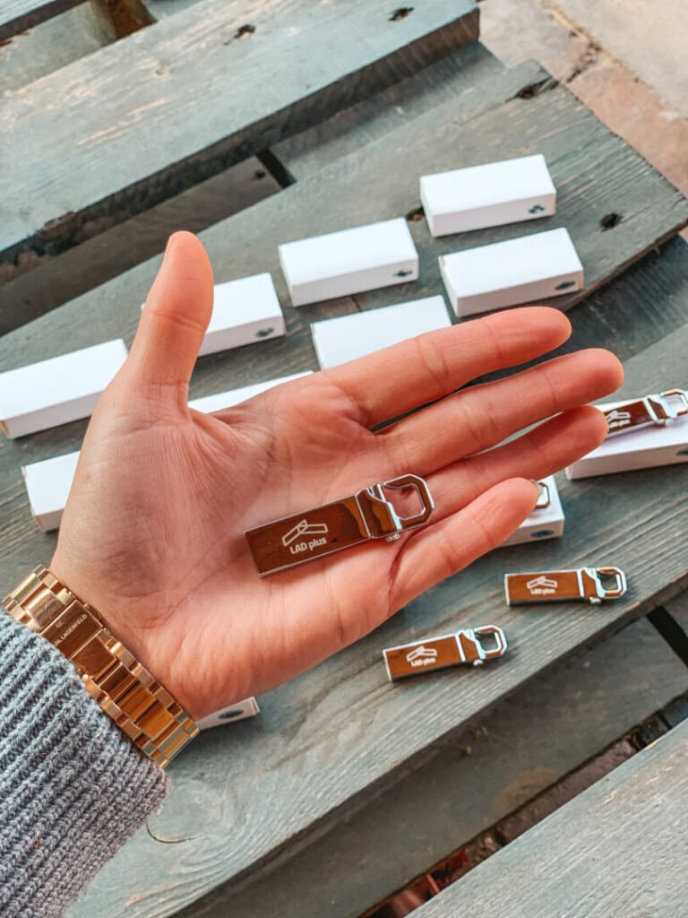 usb kľúče s logom