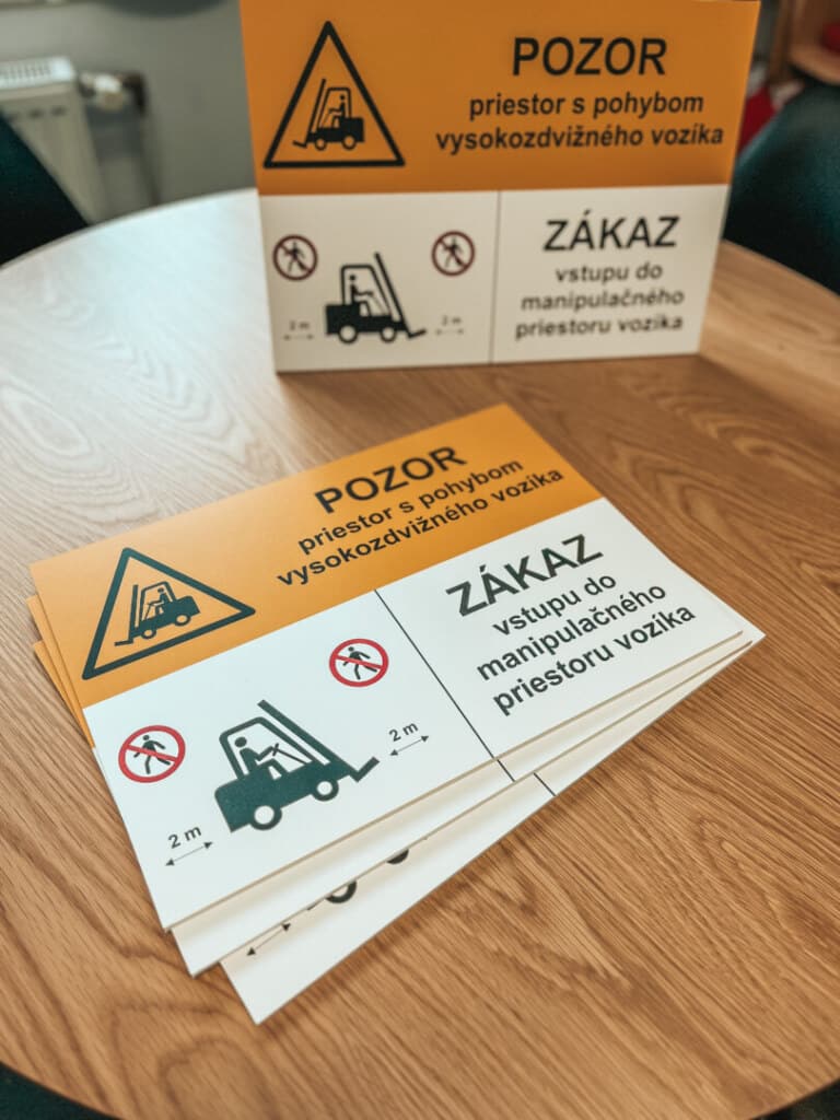 tabuľky s potlačou