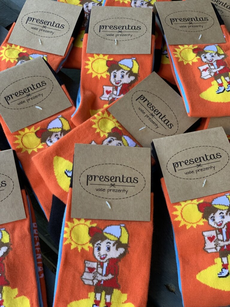 ponožky vo vlastnom dizajne a personalizovaným labelom